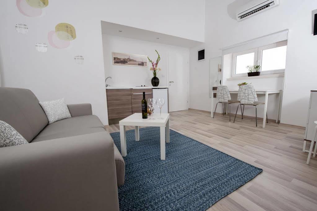 Rooms & Apartments La Casa Di Loreto Rovinj Exterior foto